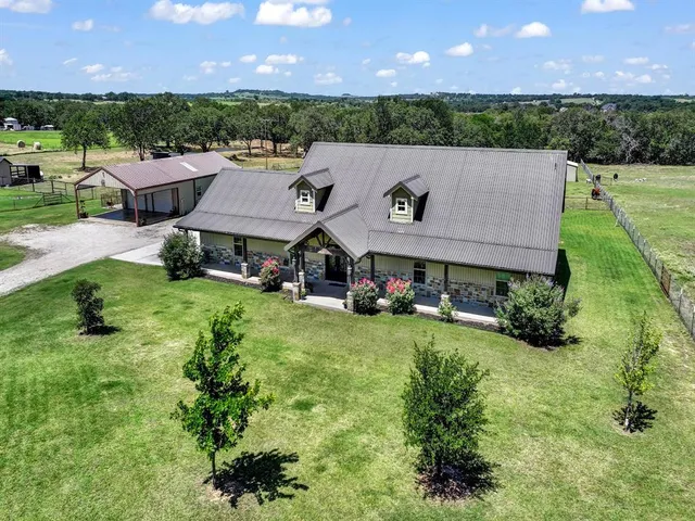 $875,700 | 854 County Road 3330, Bridgeport, TX 76426
