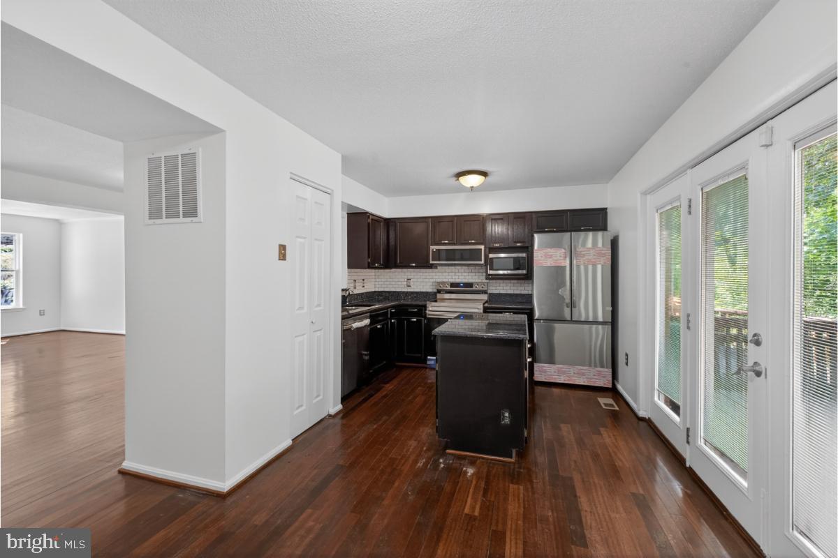 11348 Baroque Road Silver Spring, MD 20901 - Photo 8 of 41