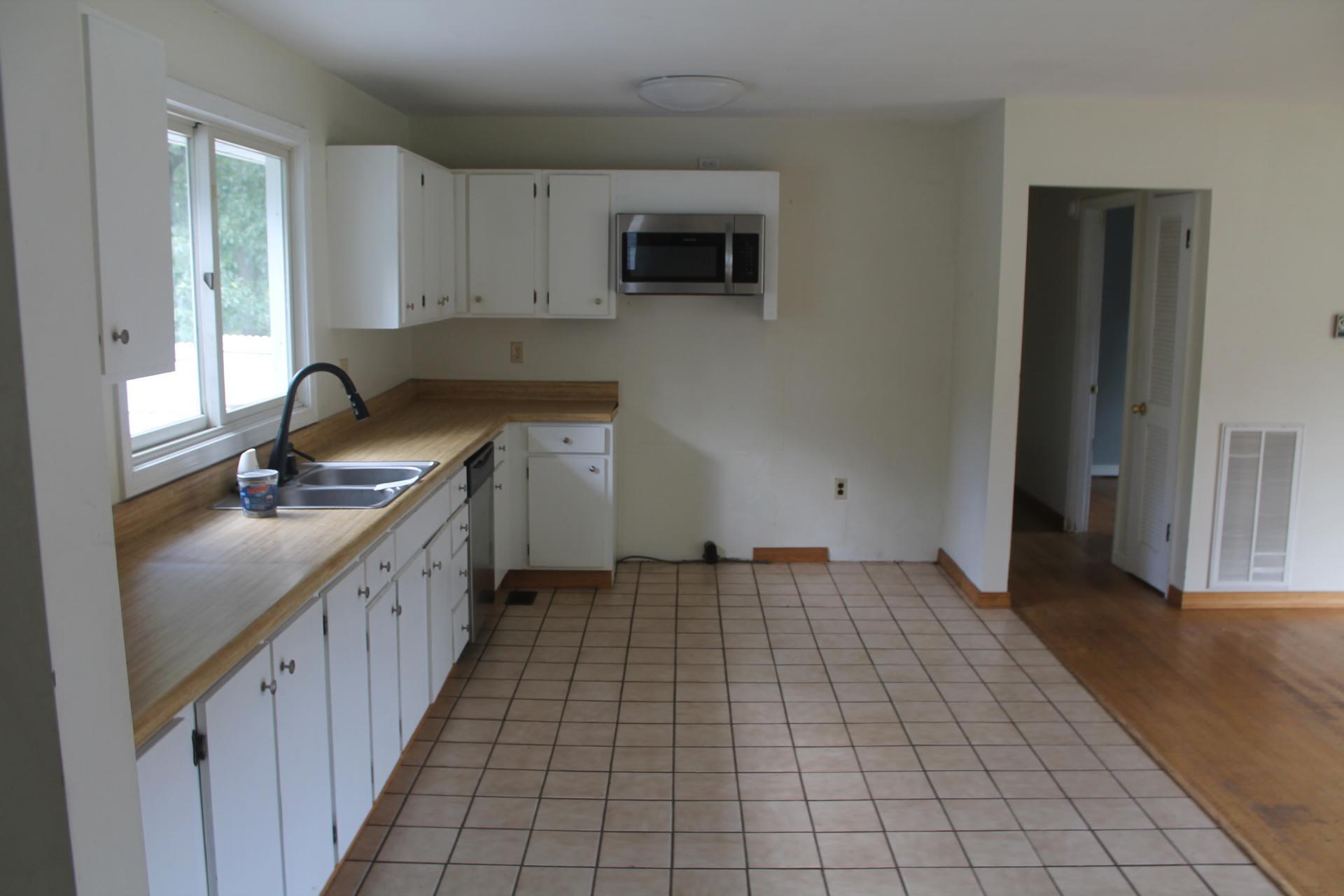 114 Cliffview Drive Covington, VA 24426 - Photo 8 of 24 IMG_6888 dated