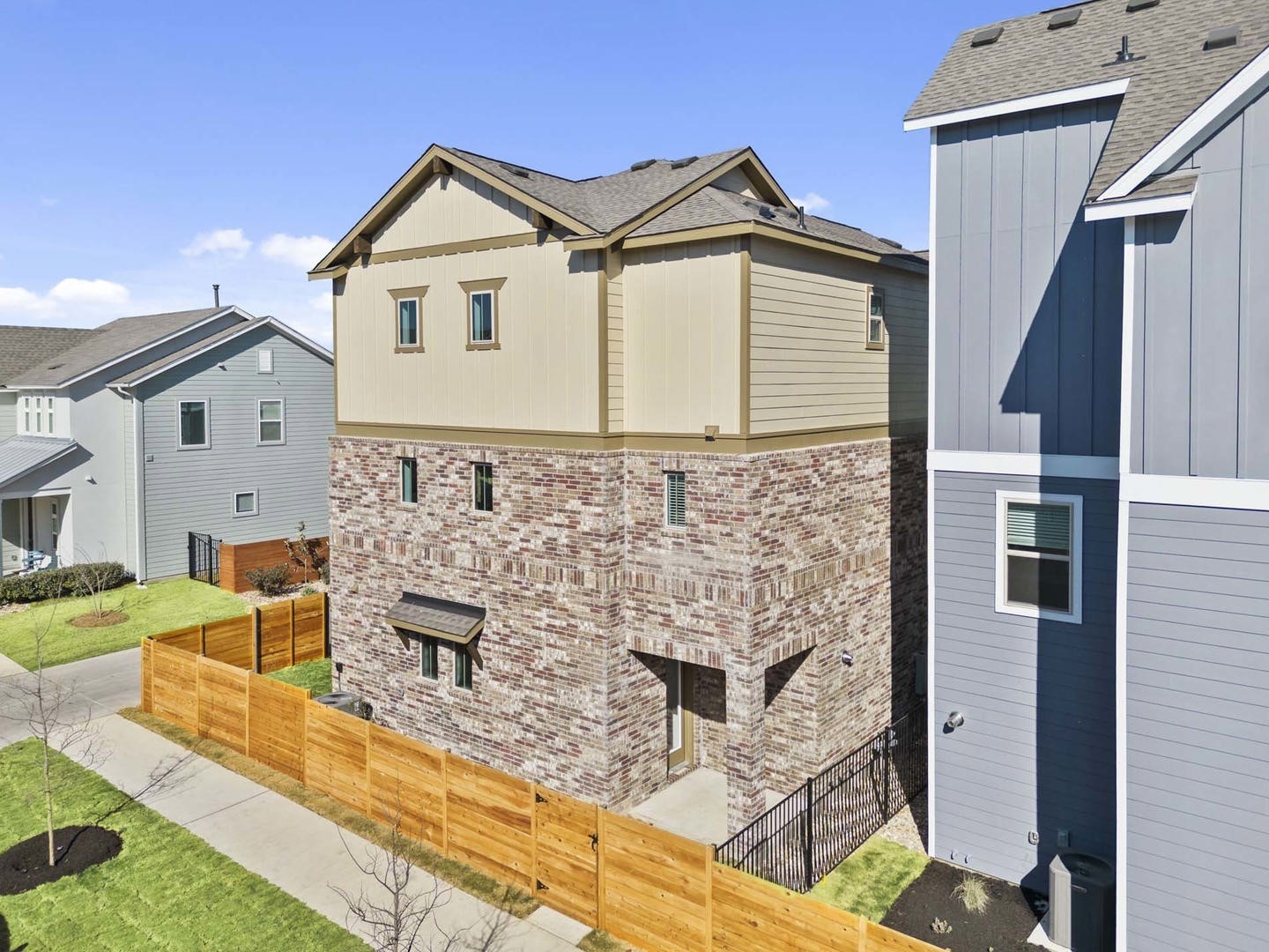 6400 Stockman Drive, Unit 6 Austin, TX 78747 - Photo 33 of 36 a front view of a house with garden