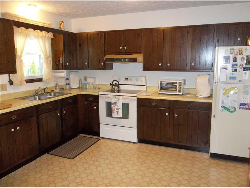 4 Stockman Avenue Saco, ME 04072 - Photo 6 of 21 Kitchen.