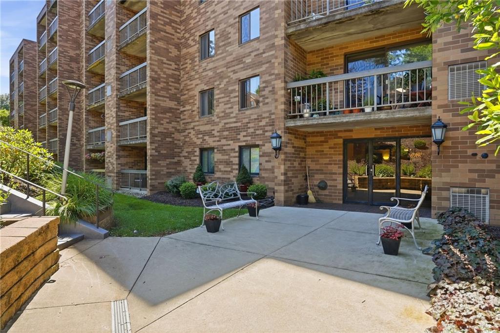 1500 Cochran Road, Unit 901 Pittsburgh, PA 15243 - Photo 3 of 45