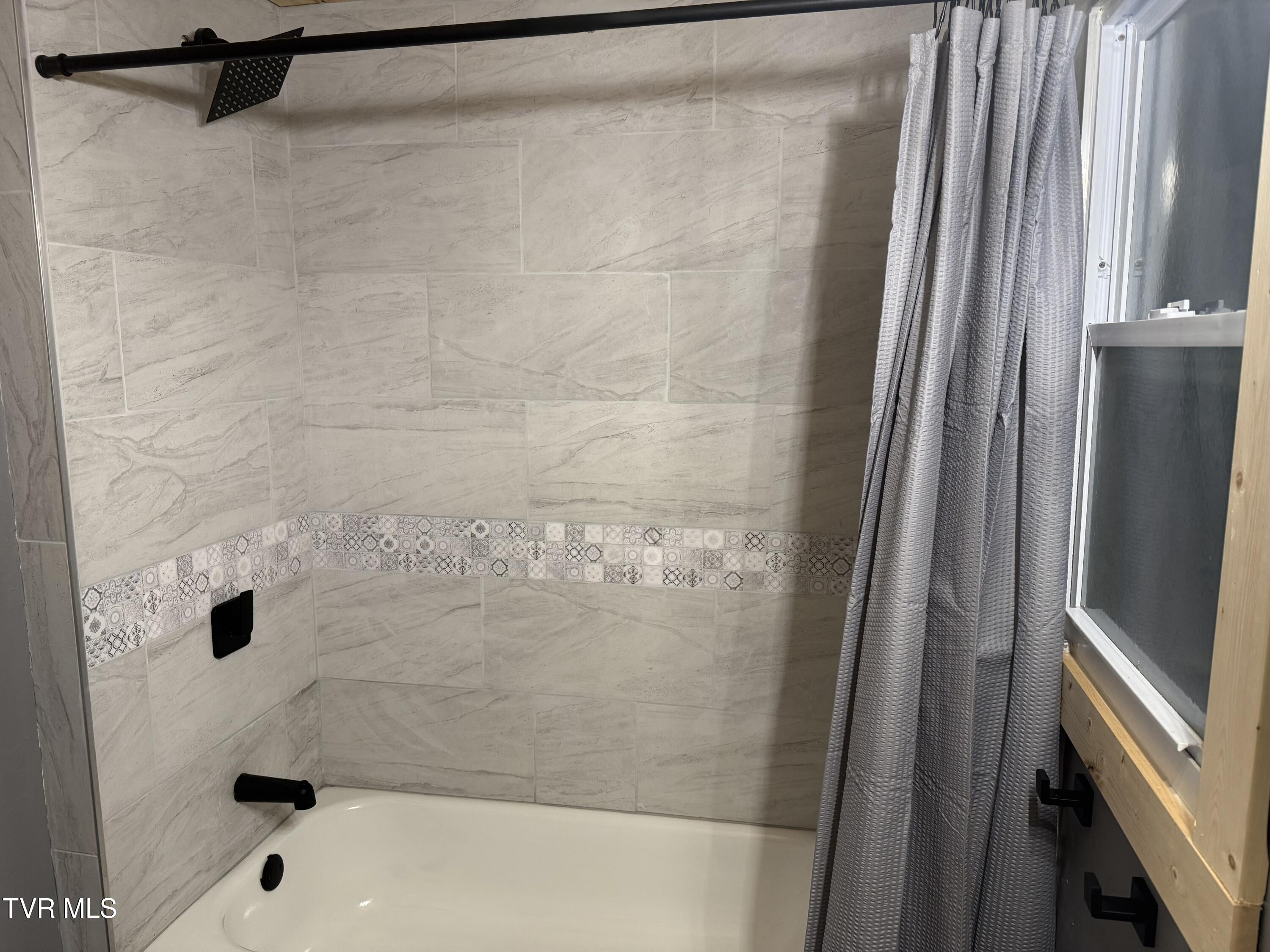 159 Kings Mill Pike Bristol, VA 24201 - Photo 17 of 23 Full bath