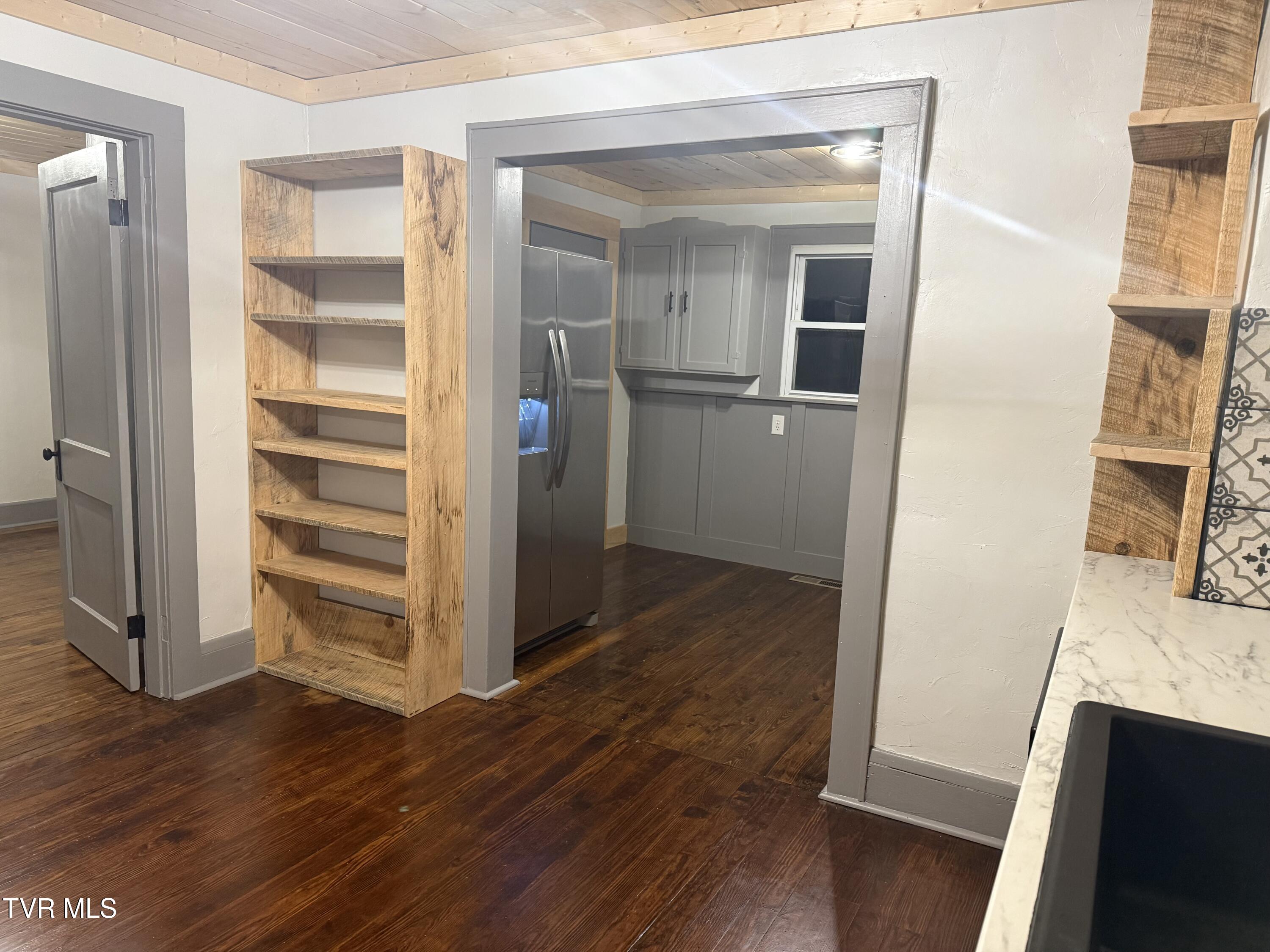 159 Kings Mill Pike Bristol, VA 24201 - Photo 9 of 23 Kitchen built ins