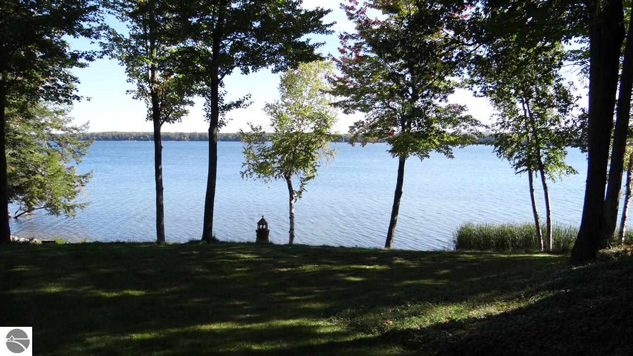 6131 South Betsie River Road Interlochen, MI 49643 - Photo 26 of 31 1745950-25.JPG