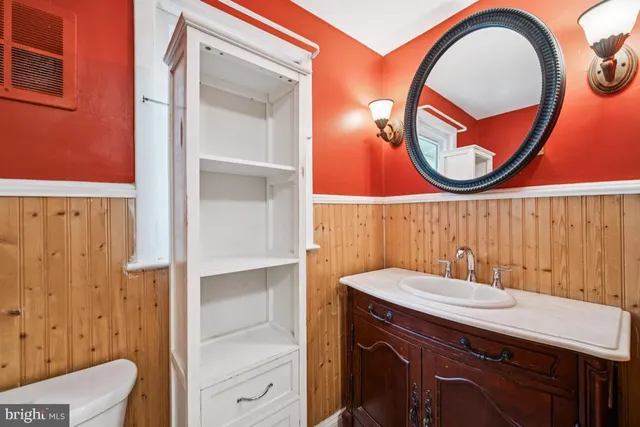 $379,999 | 40 East Park Avenue, Williamstown, NJ 08094