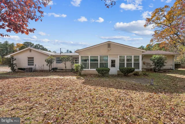 $379,999 | 40 East Park Avenue, Williamstown, NJ 08094