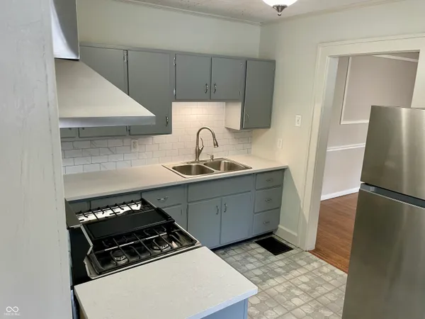 $2,000 | 5841 Julian Avenue, Indianapolis, IN 46219