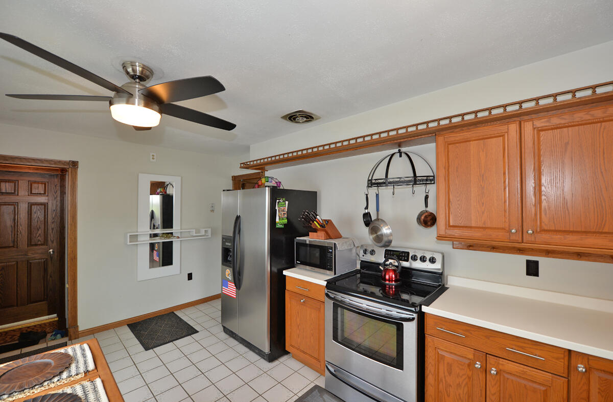 4320 Byrd Avenue Racine, WI 53405 - Photo 10 of 26 109