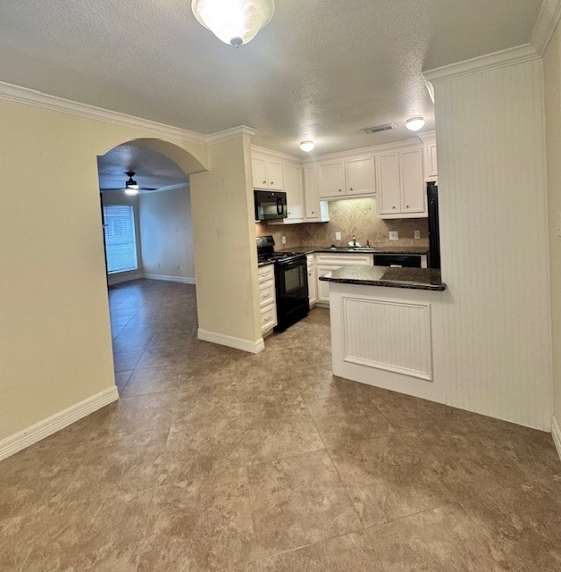 14020 Schroeder Road, Unit 151 Houston, TX 77070 - Photo 9 of 26 a view of a kitchen with a sink