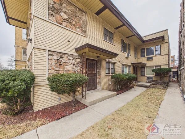 $1,500 | 11219 South Martin Luther King Drive, Unit 2R, Chicago, IL 60628
