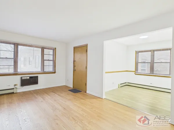 $1,500 | 11219 South Martin Luther King Drive, Unit 2R, Chicago, IL 60628