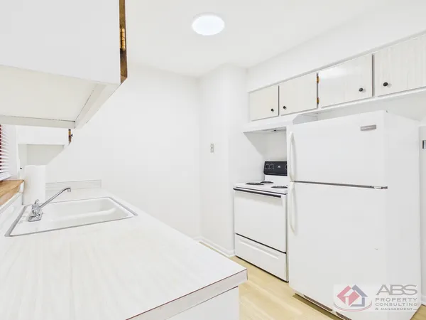 $1,500 | 11219 South Martin Luther King Drive, Unit 2R, Chicago, IL 60628