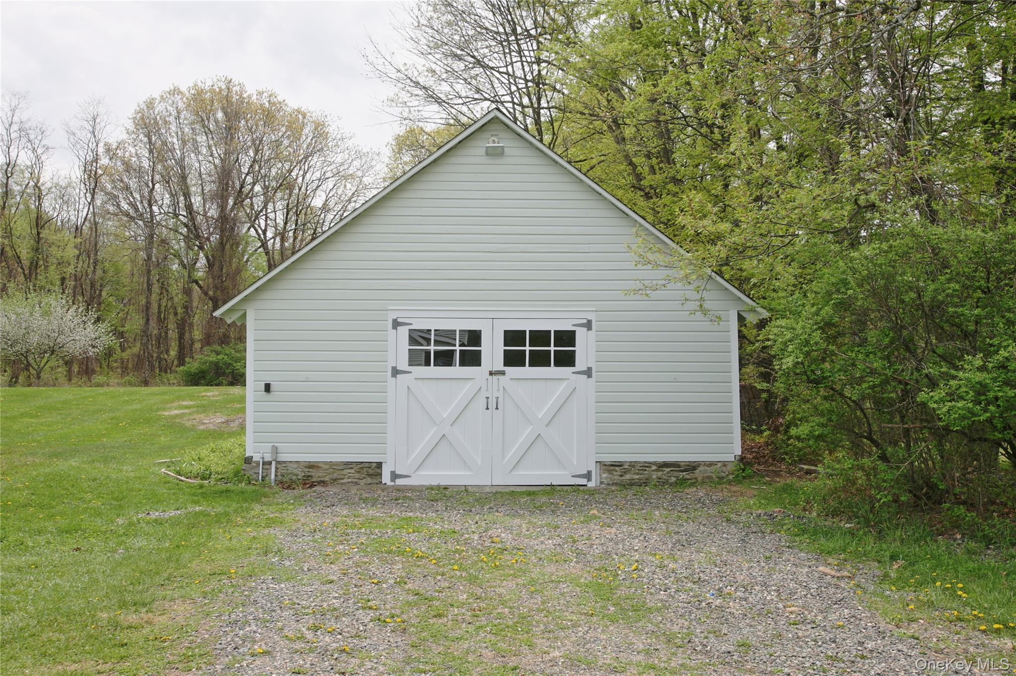 292 Mountain View Road Rhinebeck, NY 12572 - Photo 8 of 30 a view of a backyard
