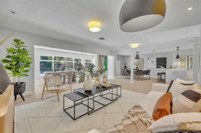 $1,097,000 | 1901 Lake Sue Drive, Orlando, FL 32803