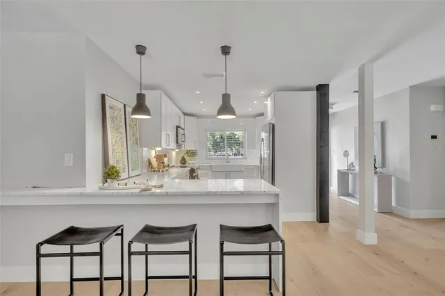 $1,097,000 | 1901 Lake Sue Drive, Orlando, FL 32803