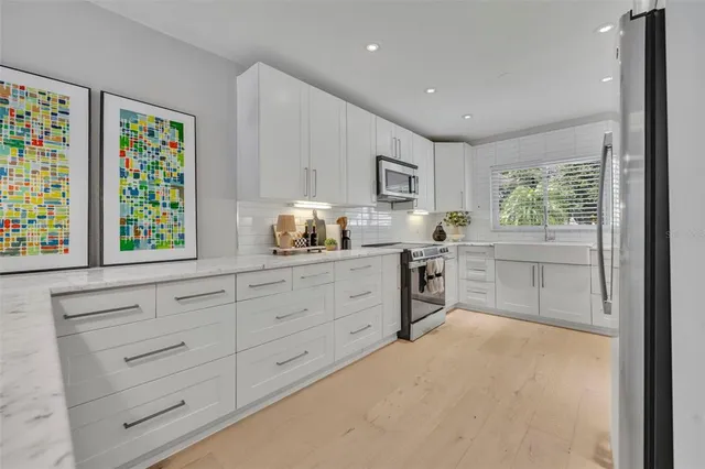 $1,097,000 | 1901 Lake Sue Drive, Orlando, FL 32803