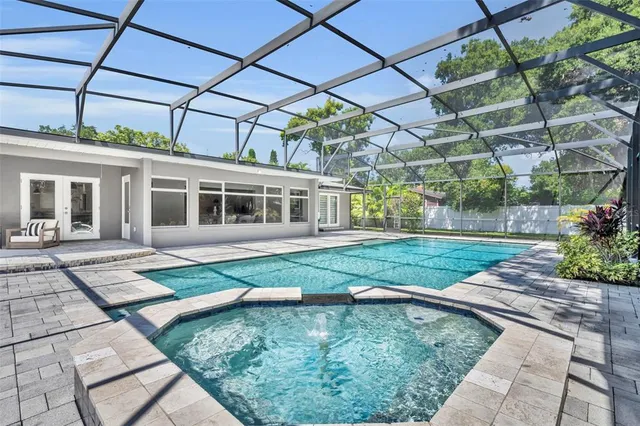 $1,097,000 | 1901 Lake Sue Drive, Orlando, FL 32803