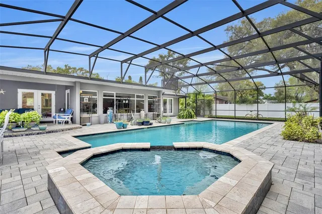 $1,097,000 | 1901 Lake Sue Drive, Orlando, FL 32803