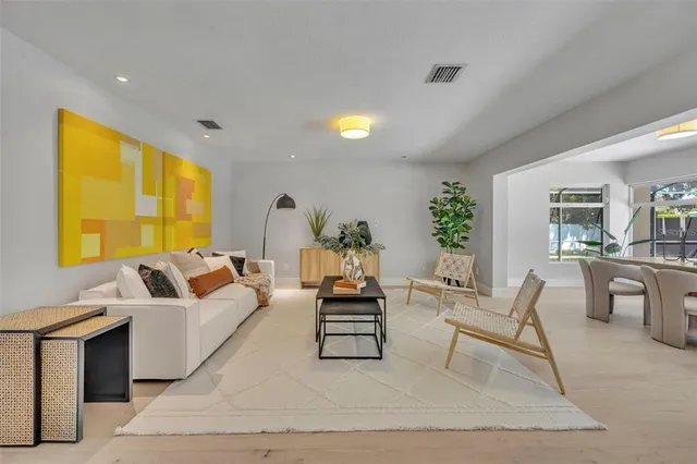 $1,097,000 | 1901 Lake Sue Drive, Orlando, FL 32803