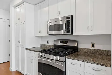$575,000 | 900 20th Avenue South, Unit 709, Nashville, TN 37212