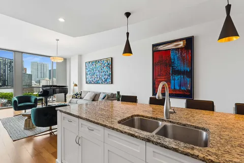 $575,000 | 900 20th Avenue South, Unit 709, Nashville, TN 37212