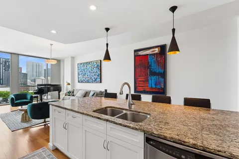 $575,000 | 900 20th Avenue South, Unit 709, Nashville, TN 37212