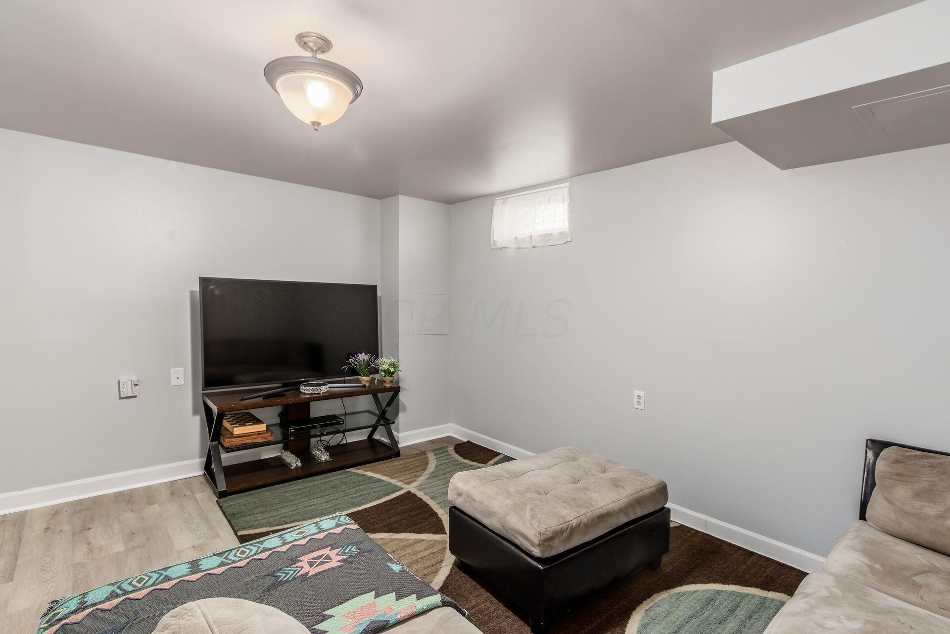 342 Holly Grove Road Lewis Center, OH 43035 - Photo 19 of 27 027__E 342 Holly Grove Rd-058