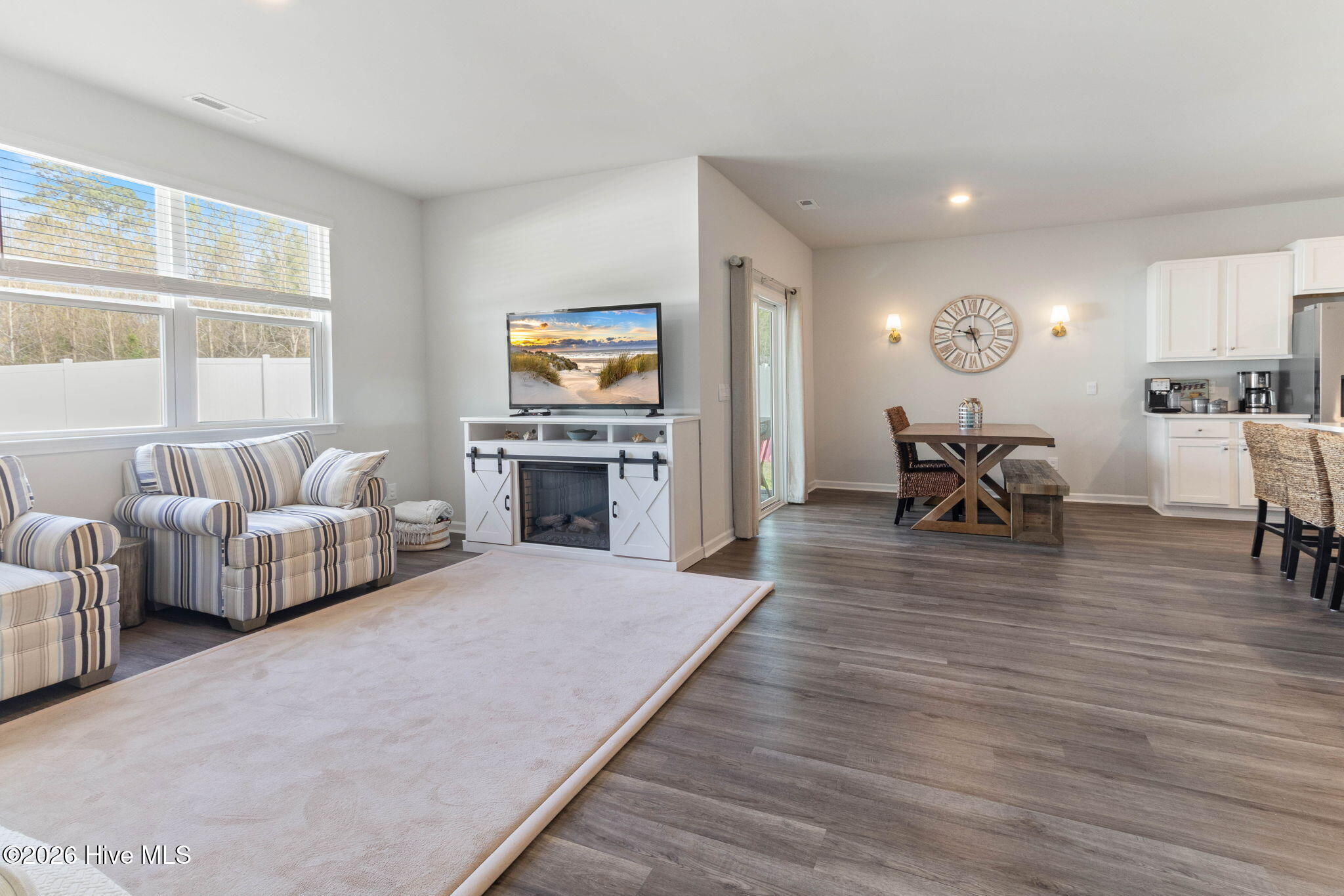 704 Ripple Court Wilmington, NC 28401 - Photo 22 of 35 living/dining