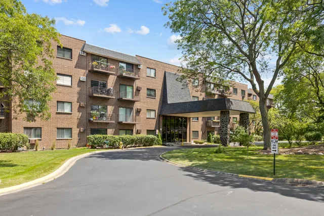 $131,500 | 235 North Mill Road, Unit 115B, Addison, IL 60101