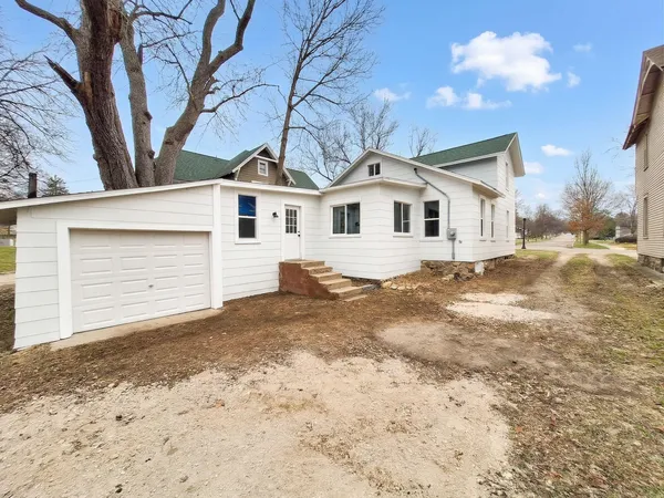 $224,500 | 110 Hillsdale Street, Hillsdale, MI 49242