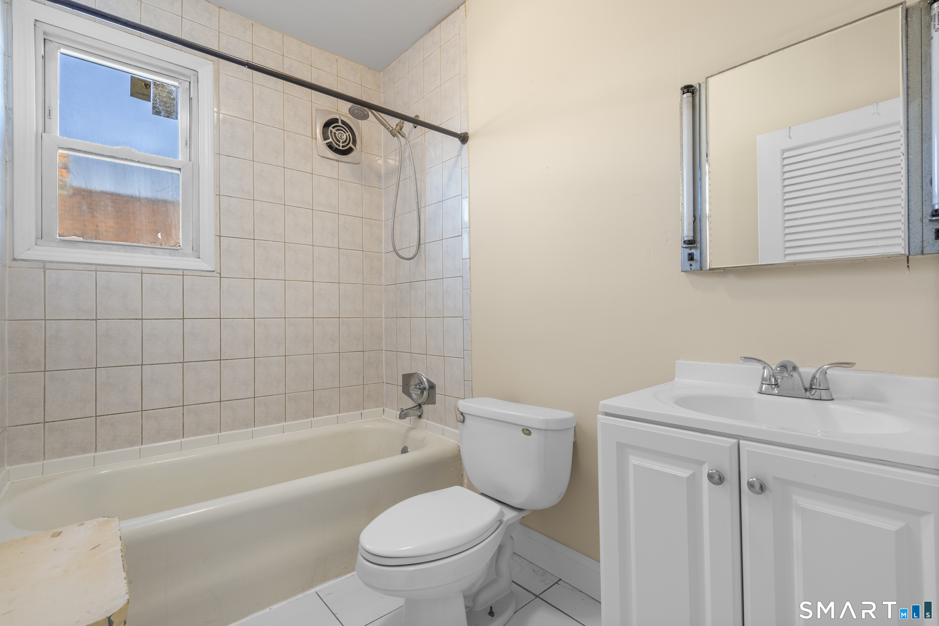 51 Marion Street Bridgeport, CT 06606 - Photo 14 of 39