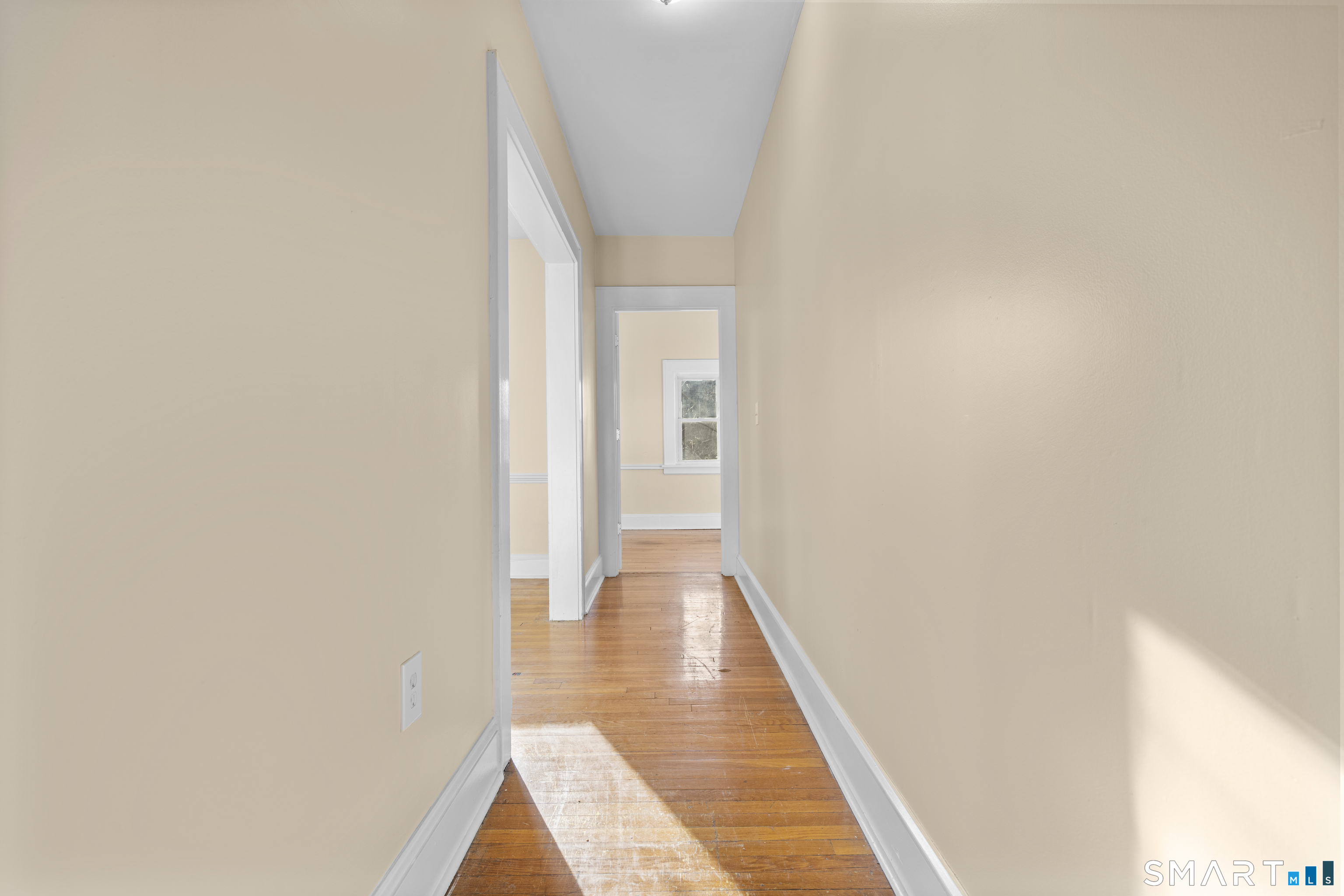 51 Marion Street Bridgeport, CT 06606 - Photo 9 of 39