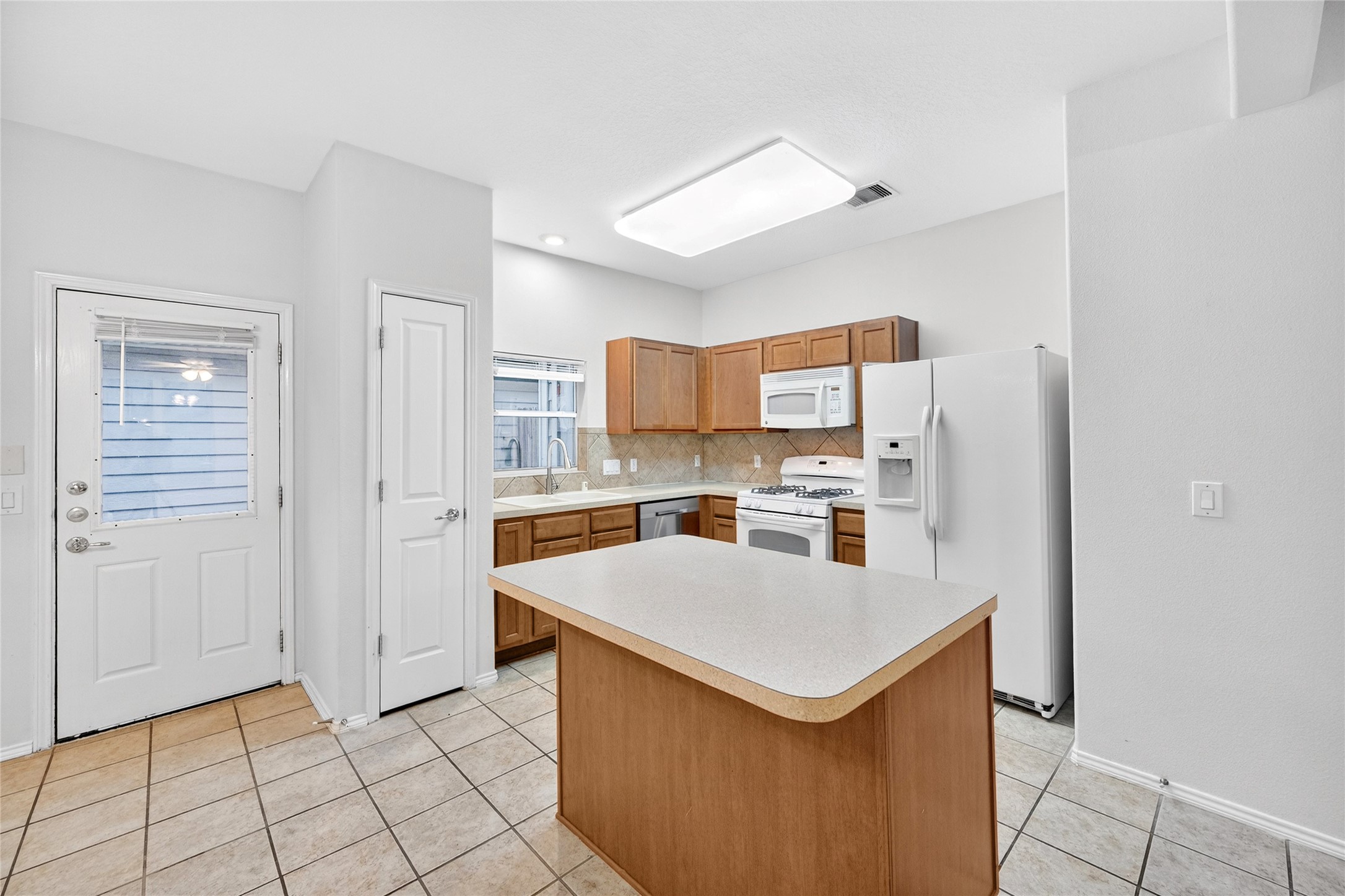 23613 Twisting Falls Drive Spring, TX 77373 - Photo 13 of 39
