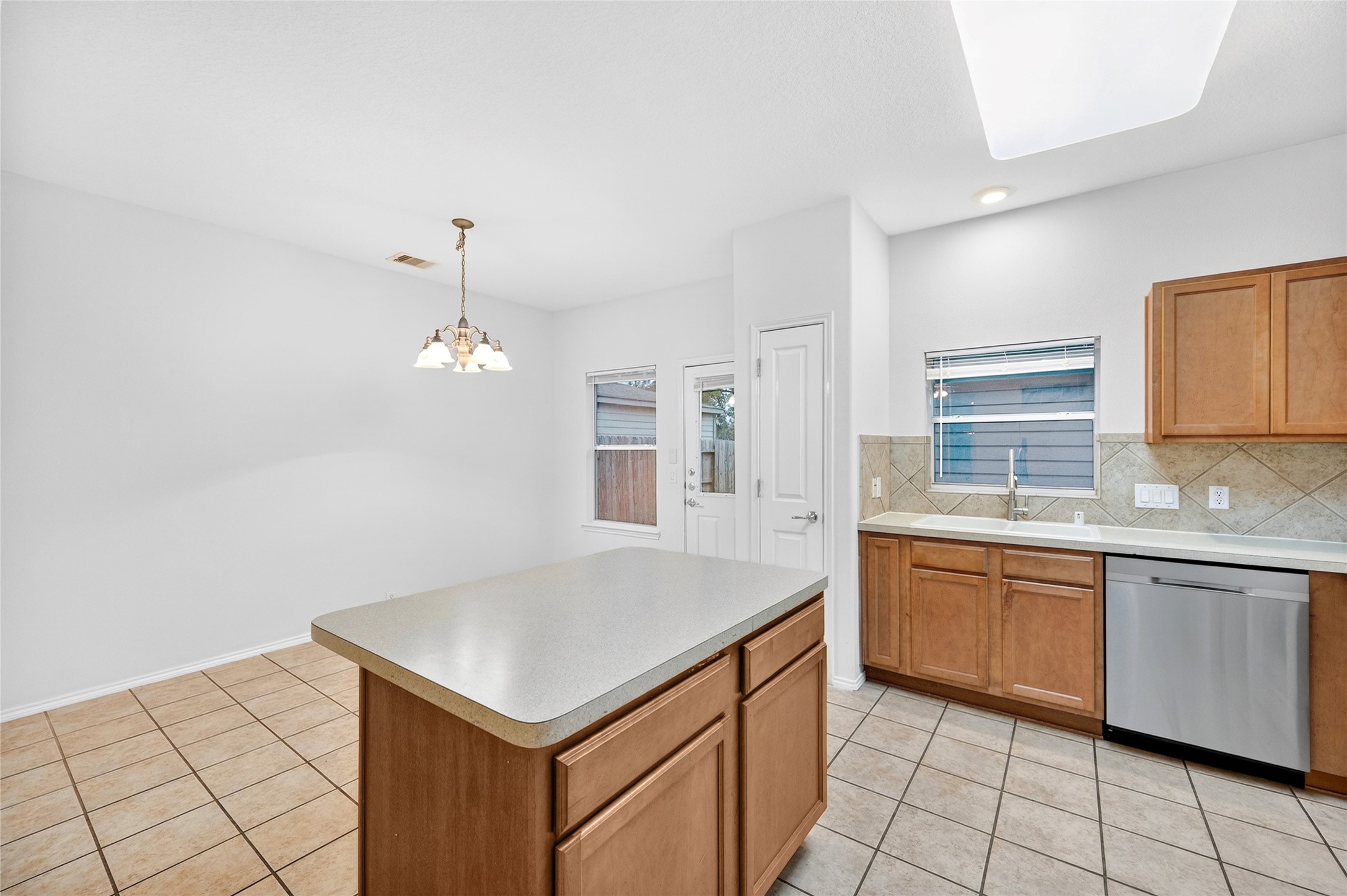 23613 Twisting Falls Drive Spring, TX 77373 - Photo 14 of 39