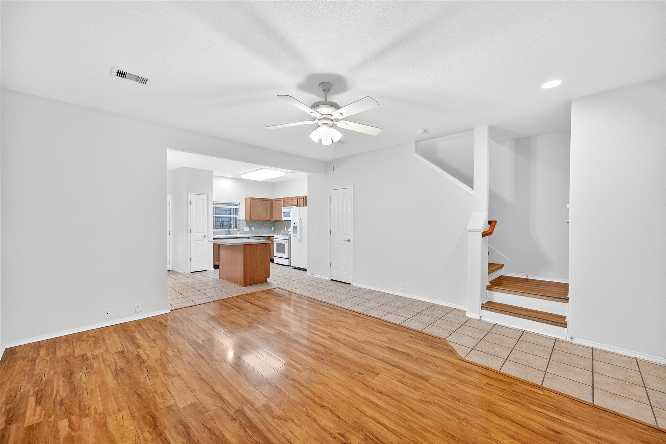 23613 Twisting Falls Drive Spring, TX 77373 - Photo 6 of 39