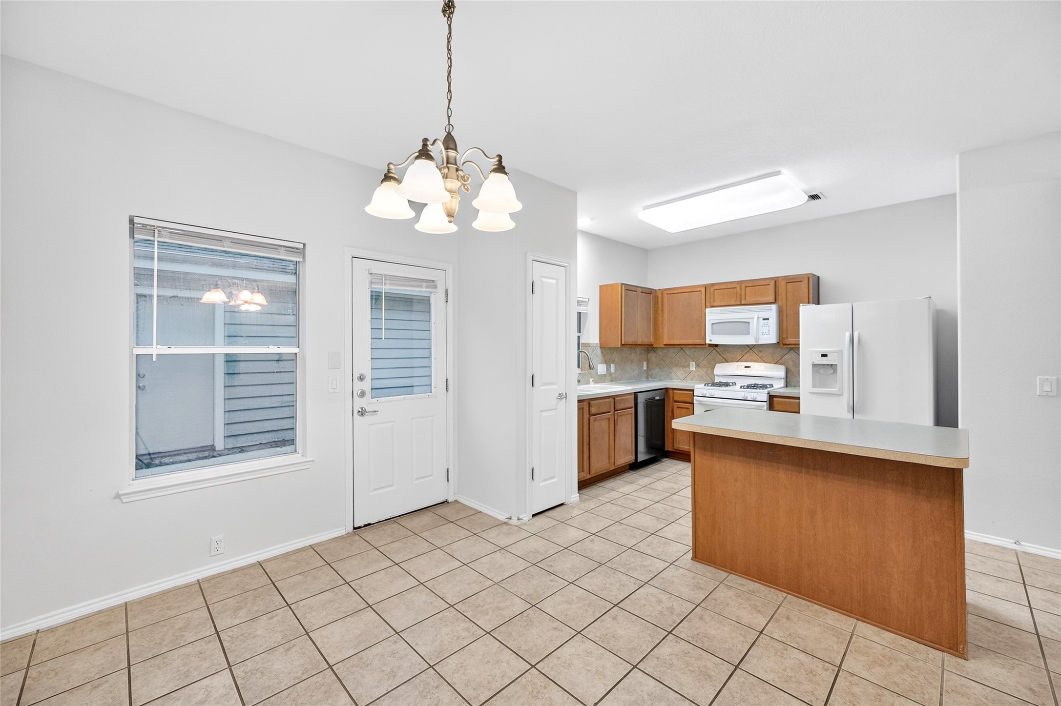 23613 Twisting Falls Drive Spring, TX 77373 - Photo 10 of 39