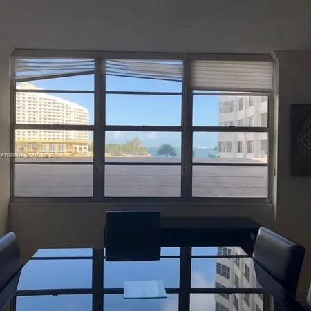 $3,000 | 825 Brickell Bay Drive, Unit 342, Miami, FL 33131