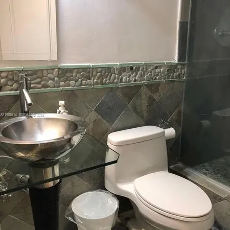 $3,000 | 825 Brickell Bay Drive, Unit 342, Miami, FL 33131