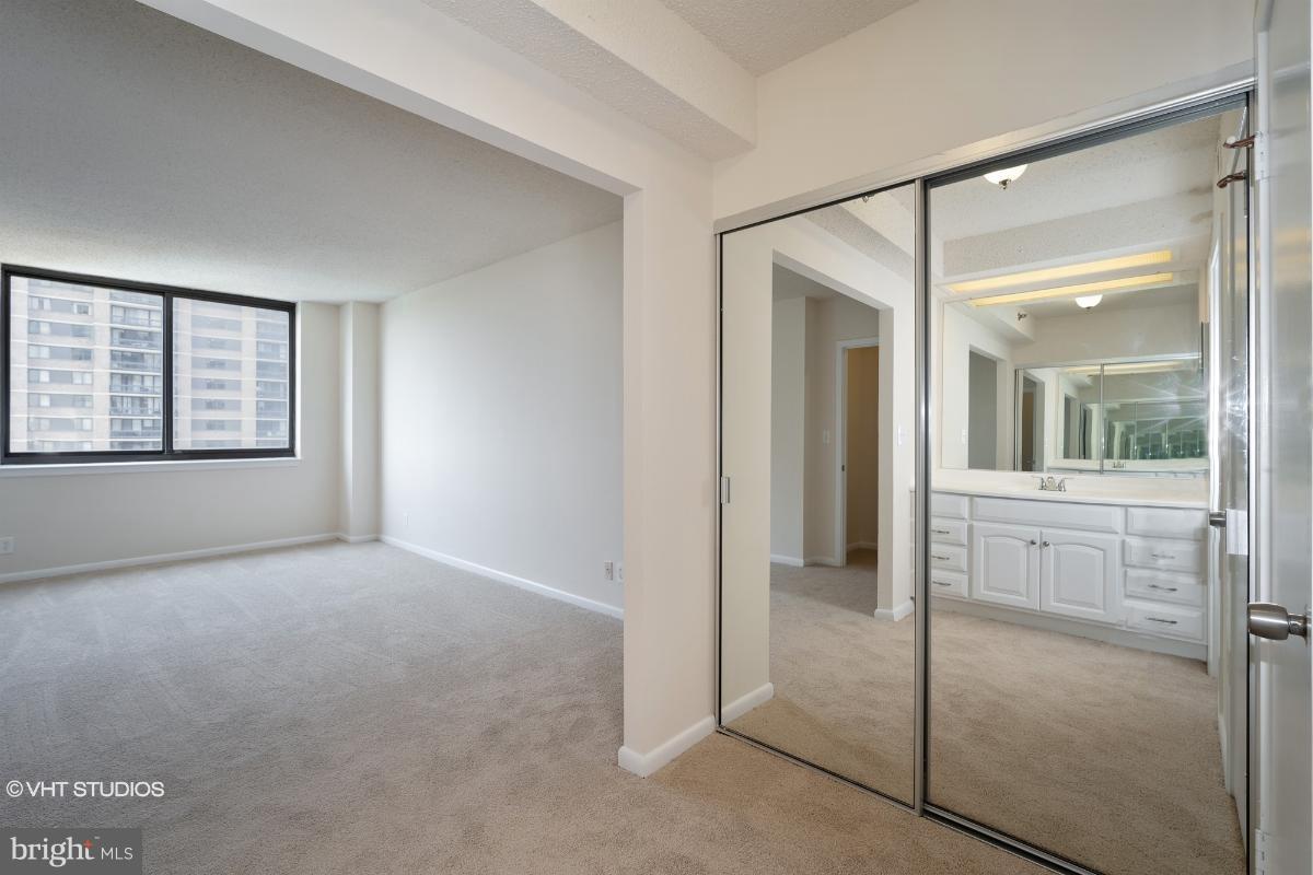 5501 Seminary Road, Unit 1714S Falls Church, VA 22041 - Photo 18 of 25 Bedroom (Master)