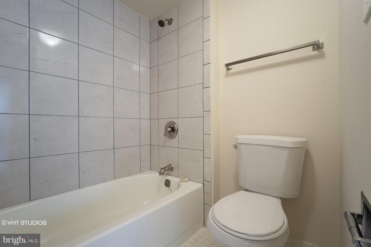5501 Seminary Road, Unit 1714S Falls Church, VA 22041 - Photo 21 of 25 Bath (Master)