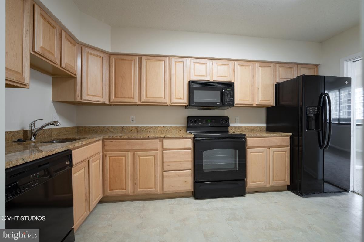 5501 Seminary Road, Unit 1714S Falls Church, VA 22041 - Photo 5 of 25 Kitchen