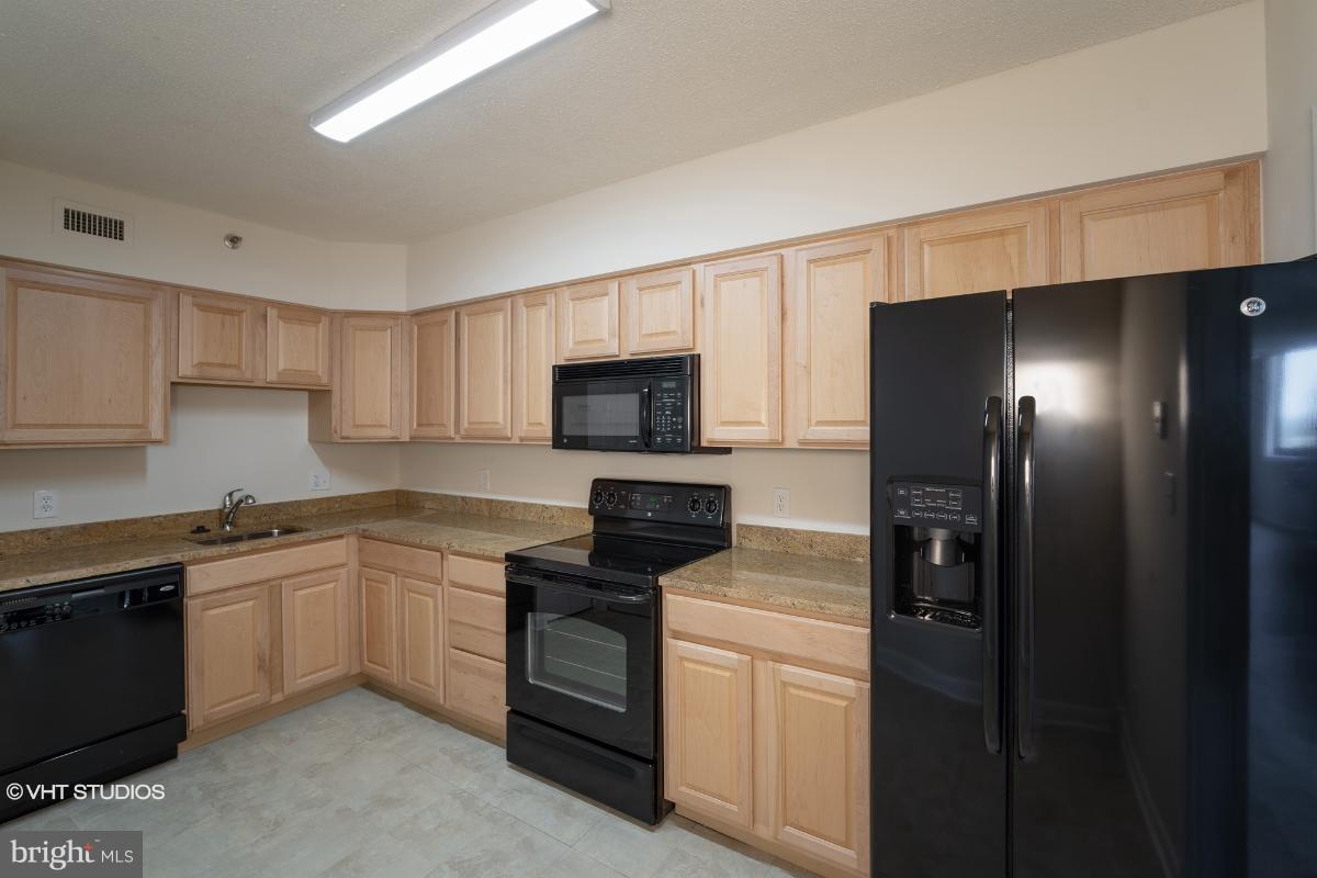 5501 Seminary Road, Unit 1714S Falls Church, VA 22041 - Photo 8 of 25 Kitchen