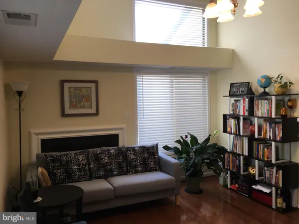 $1,800 | 10060 Hellingly Place, Unit 269, Montgomery Village, MD 20886