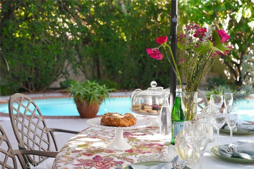 4963 Haskell Avenue Encino, CA 91436 - Photo 35 of 45 a view of yard