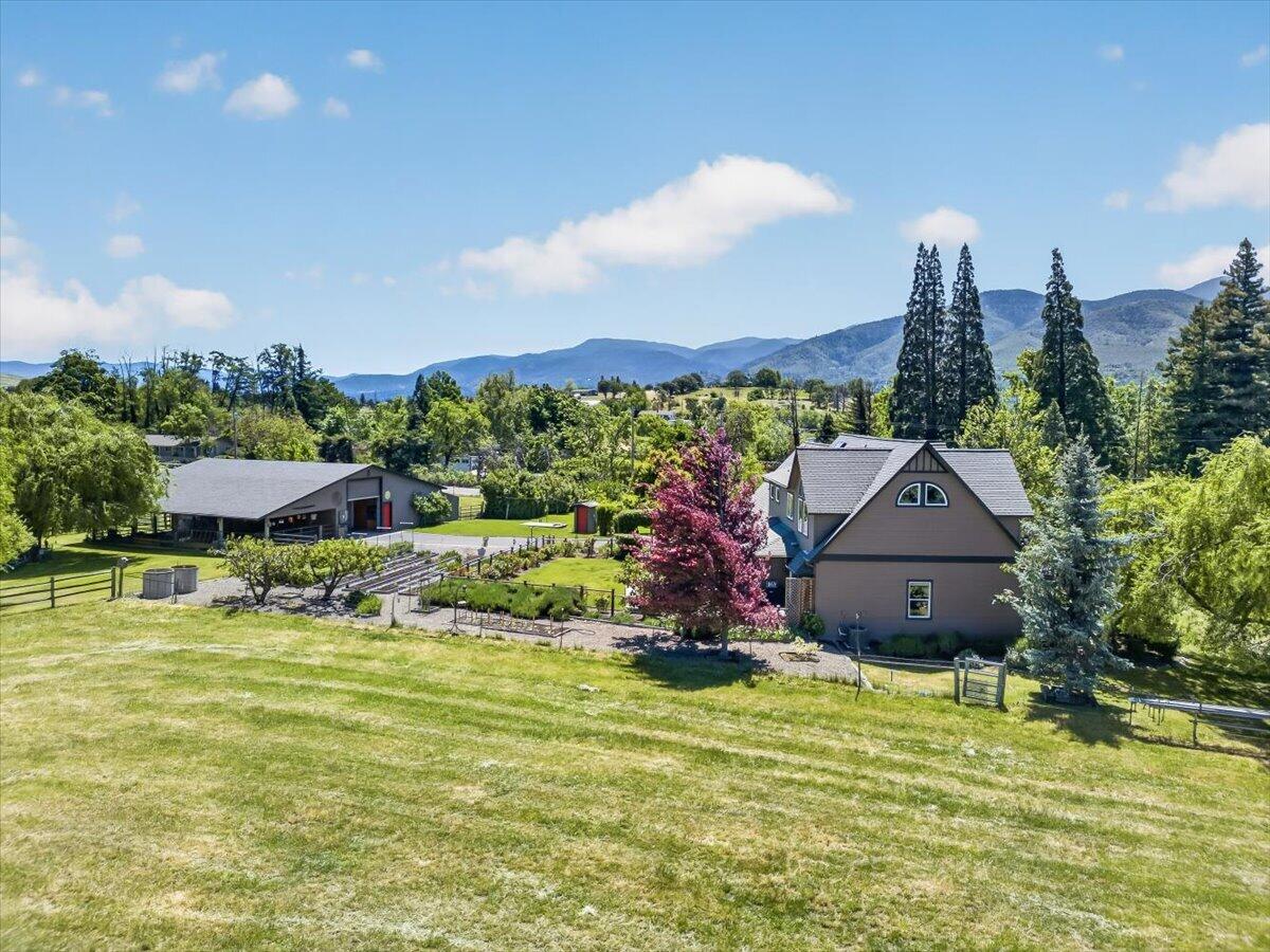 39 East Valley View Road Ashland, OR 97520 - Photo 62 of 73 75-76