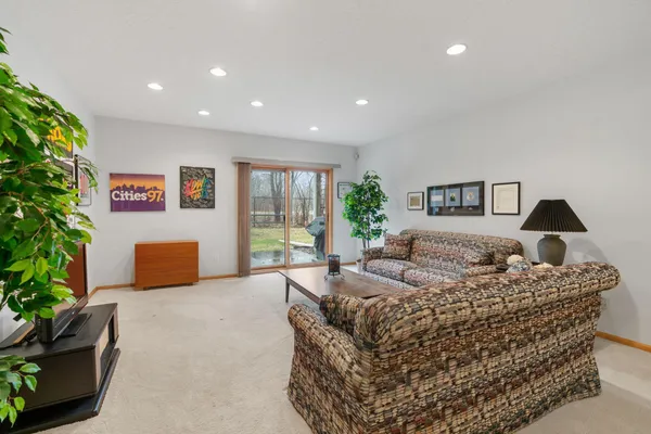 $654,900 | 12525 42nd Avenue North, Plymouth, MN 55441