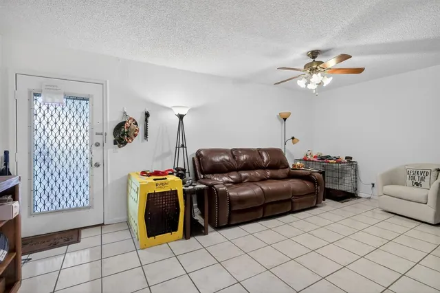 $2,000 | 101 Southwest 132nd Way, Unit 418J, Hollywood, FL 33027