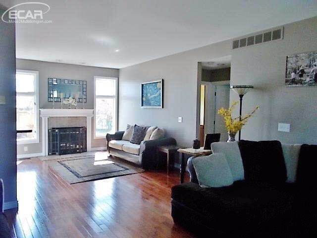 8162 Coldwater Road Flushing, MI 48433 - Photo 15 of 43 21143579-14.JPG