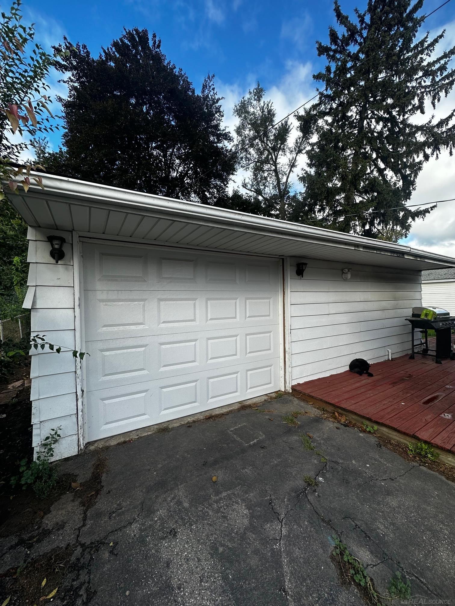 47771 Frederick Road Utica, MI 48317 - Photo 17 of 17 50124515-16.JPG